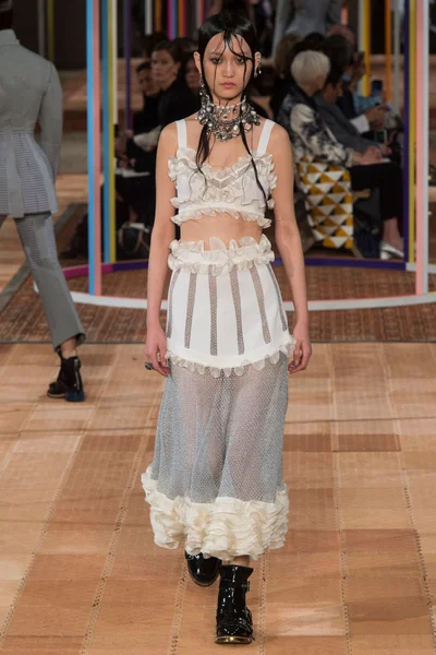 Look 26